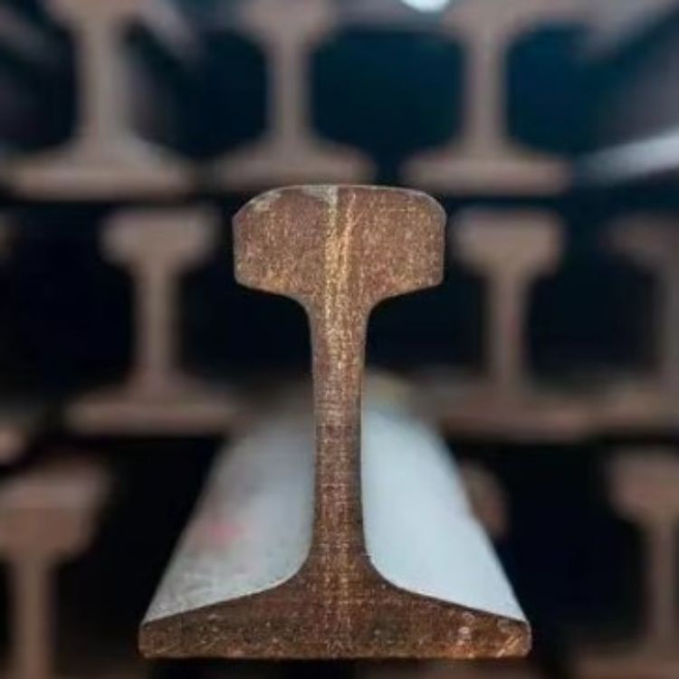 QU100 Railway Bridge GB Rails